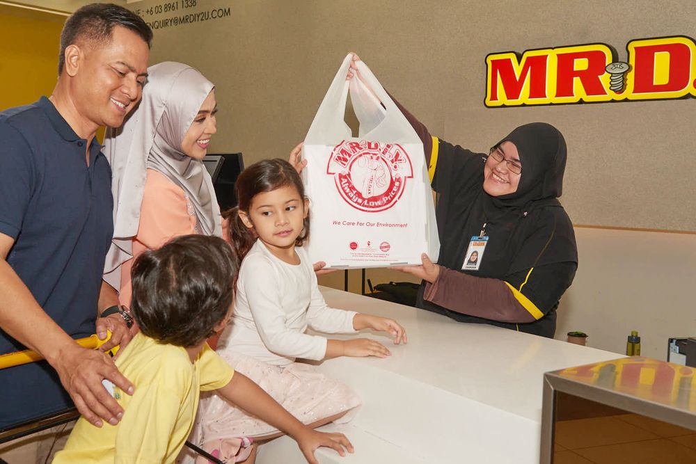 Homegrown hardware shop Mr DIY has over 1,000 job vacancies at its 600 stores nationwide and also its headquarters in Selangor. u00e2u20acu201d Photo courtesy of Mr DIY