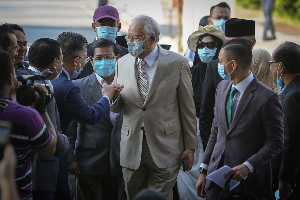 Datuk Seri Najib Razak arrives at the Kuala Lumpur High Court June 3, 2020. u00e2u20acu201d Picture by Yusof Mat Isa