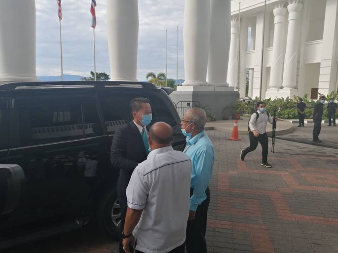 Datuk Peter Anthony (left) arrives at the Kota Kinabalu Court June 11, 2020. u00e2u20acu201d Picture via Twitter/bernamadotcomn