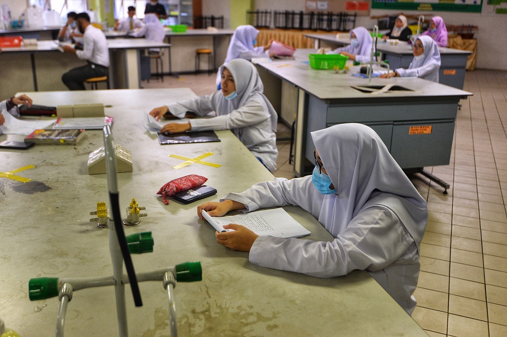 Social distancing is observed in the classroom at Sekolah Kebangsaan Putrajaya Presint 11(1) in Putrajaya June 24, 2020. u00e2u20acu2022 Picture by Shafwan Zaidon