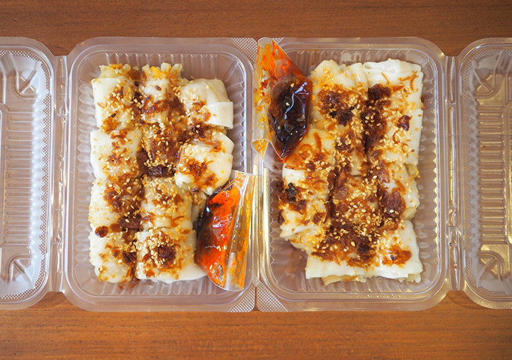 A minimum order of four rolls are needed for the 'chee cheong fun' that is packed in boxes