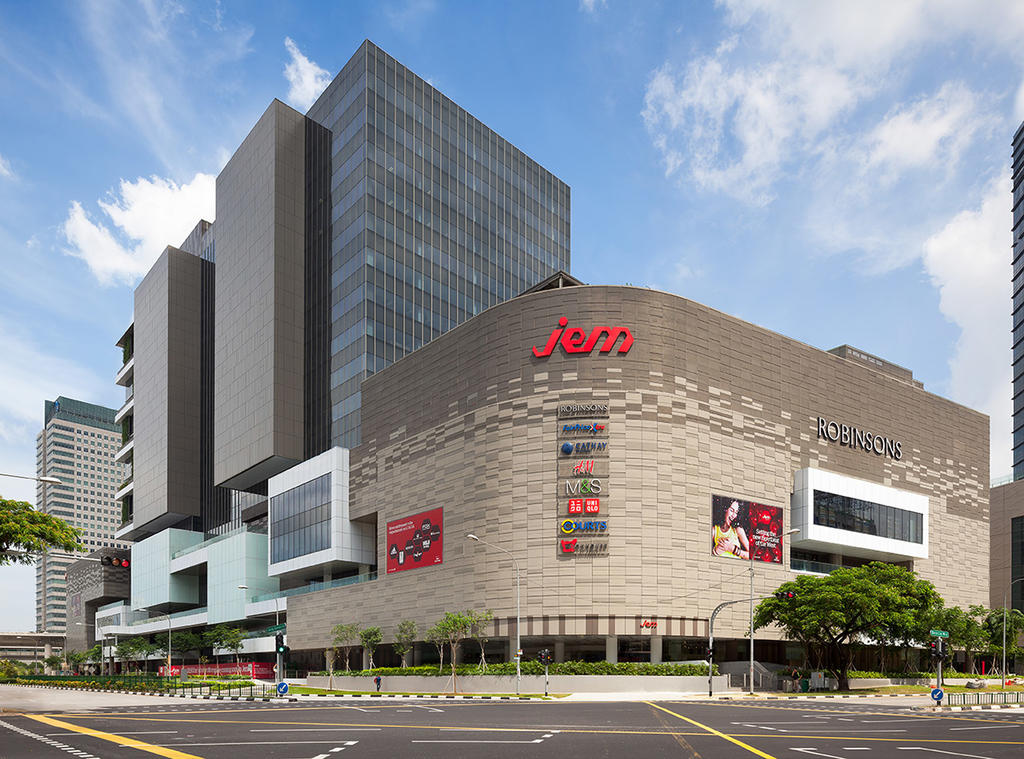 The Ministry of Health (MOH) said that the infectious patients had visited Robinsons department store at Jem mall in Jurong East on July 14 between 12.50pm and 3pm. u00e2u20acu2022 TODAY pic