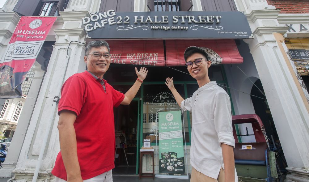 Urban Sketchers Ipoh group leader Chin Kok Yan (left) and 22 Hale Street heritage gallery curator Kok Yip Wing said a total of 172 sketches will be exhibited. u00e2u20acu2022 Picture by Farhan Najib