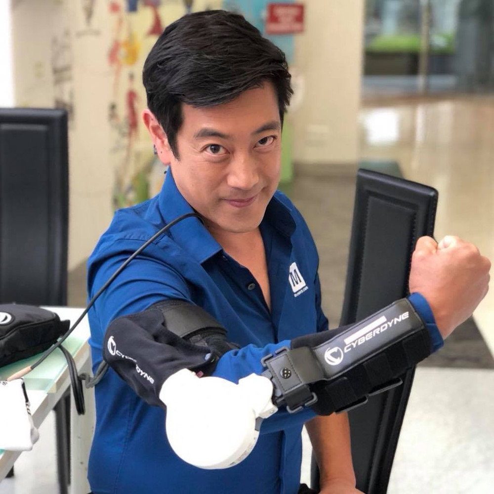 Grant Imahara, who joined the cast during the third season of the Mythbuster series, has passed away at just 49 years of age. u00e2u20acu201d Picture via Facebook/Grant Imahara