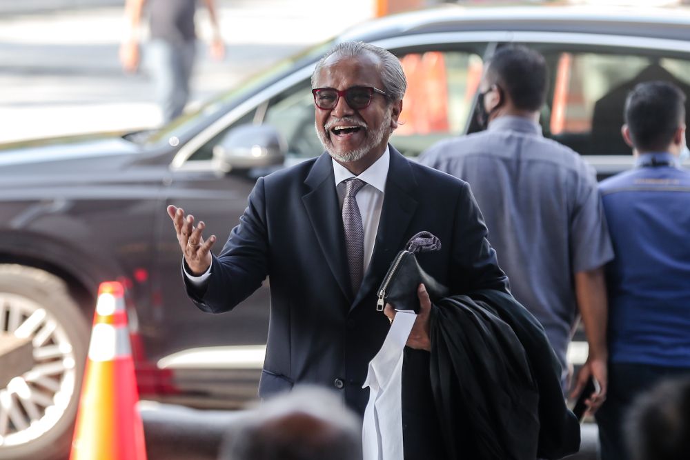 Lawyer Tan Sri Muhammad Shafee Abdullah is pictured at the Kuala Lumpur High Court July 1, 2020. — Picture by Firdaus Latif 