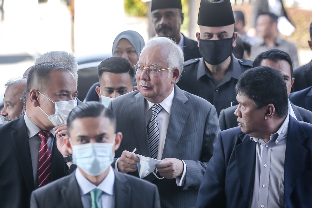Datuk Seri Najib Razak is pictured at the Kuala Lumpur High Court July 1, 2020. u00e2u20acu201d Picture by Firdaus Latif 