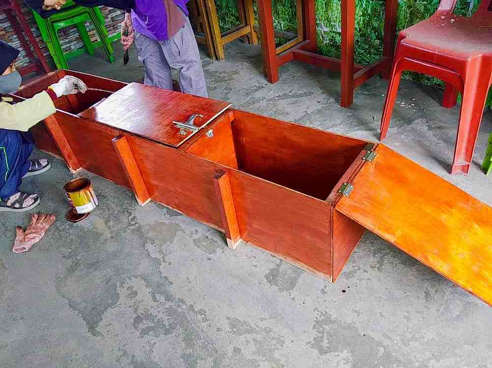 The single mum is able to complete two to three items in a day. — Picture courtesy of Facebook/Seri Nur Ehsan