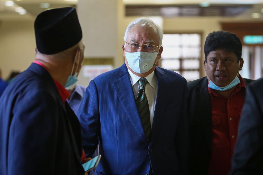Datuk Seri Najib Razak arrives at the Kuala Lumpur High Court July 16, 2020. u00e2u20acu201d Picture by Yusof Mat Isa
