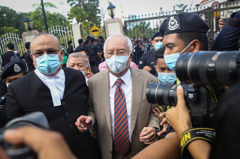 Datuk Seri Najib Razak arrives at the Kuala Lumpur High Court Complex July 28, 2020. u00e2u20acu2022 Picture by Yusof Mat Isa