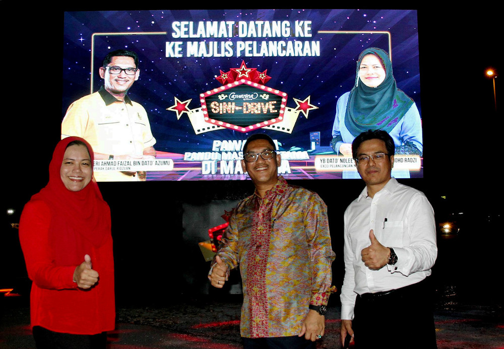 Perak Mentri Besar Datuk Seri Ahmad Faizal Azumu at the launch of the countryu00e2u20acu2122s first drive-in cinema in Meru Raya, Ipoh July 17, 2020. u00e2u20acu201d Bernama pic 