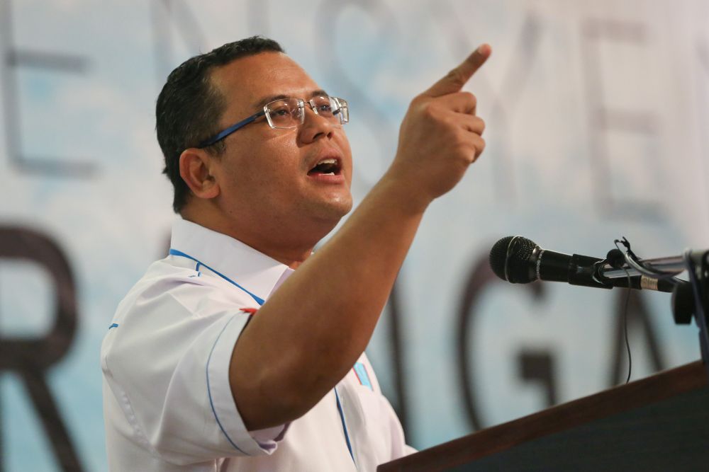 Selangor Mentri Besar Datuk Seri Amirudin Shari speaks during the PKR Information Convention in Ampang July 26, 2020. u00e2u20acu201d Picture by Yusof Mat Isa