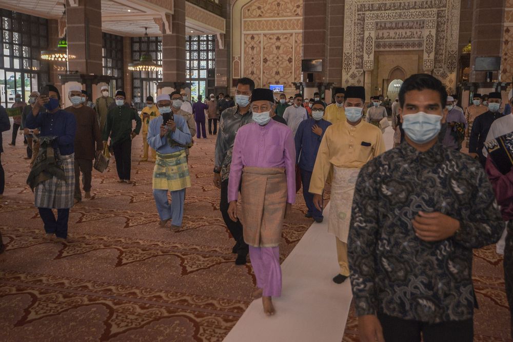Tun Dr Mahathir Mohamad is pictured at the Putra Mosque for Aidiladha prayers in Putrajaya July 31, 2020. u00e2u20acu201d Picture by Shafwan Zaidon