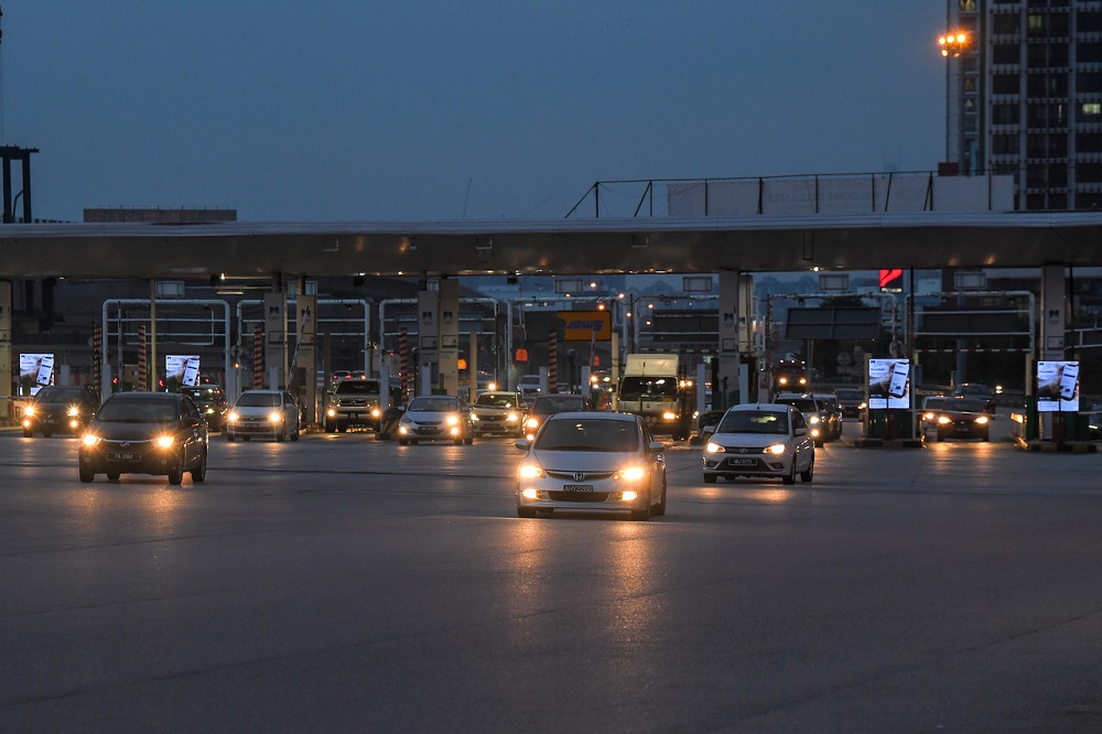 A general view of the traffic at the Sungai Besi toll plaza in Kuala Lumpur July 30, 2020. u00e2u20acu2022 Bernama pic