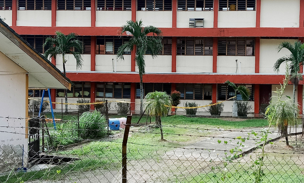 Tanah Merah district police chief DSP Zainuddin Md Yusuf said the incident happened at about 12.30pm when the teacher fell from the first-floor balcony of the school while standing on a chair. u00e2u20acu201d Bernama picn