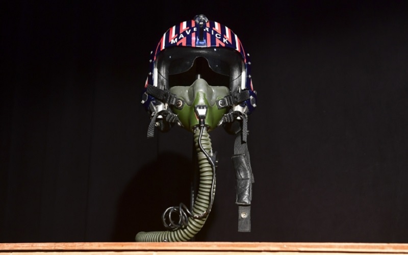 The helmet worn by actor Tom Cruise in the movie u00e2u20acu02dcTop Gunu00e2u20acu2122 is estimated to fetch up to US$70,000. u00e2u20acu2022 AFP pic