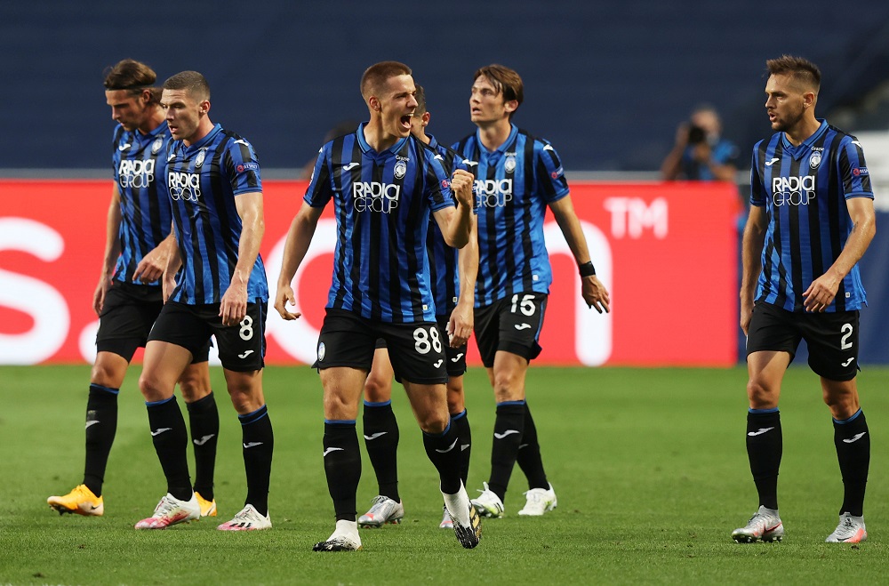 Atalanta's Mario Pasalic celebrates scoring their first goal with teammates at the Estadio da Luz in Lisbon August 12, 2020. u00e2u20acu201d Picture by Rafael Marchante/Pool via Reuters