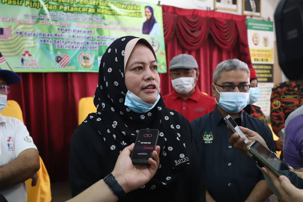 State Housing, Local Government and Tourism Committee chairman Datuk Nolee Ashilin Mohammed Radzi said the state wants to expand the Community Garden programme to all districts to help locals reduce the cost of living through gardening. — Picture courtesy of Ipoh City Council