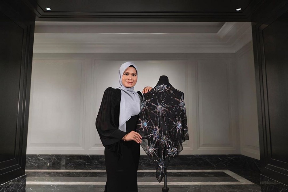 Bawal Exclusive founder Haliza Maysuri says she doesn’t plan to sell the heavily adorned headscarf.  —  Picture via Instagram/Bawal Exclusive
