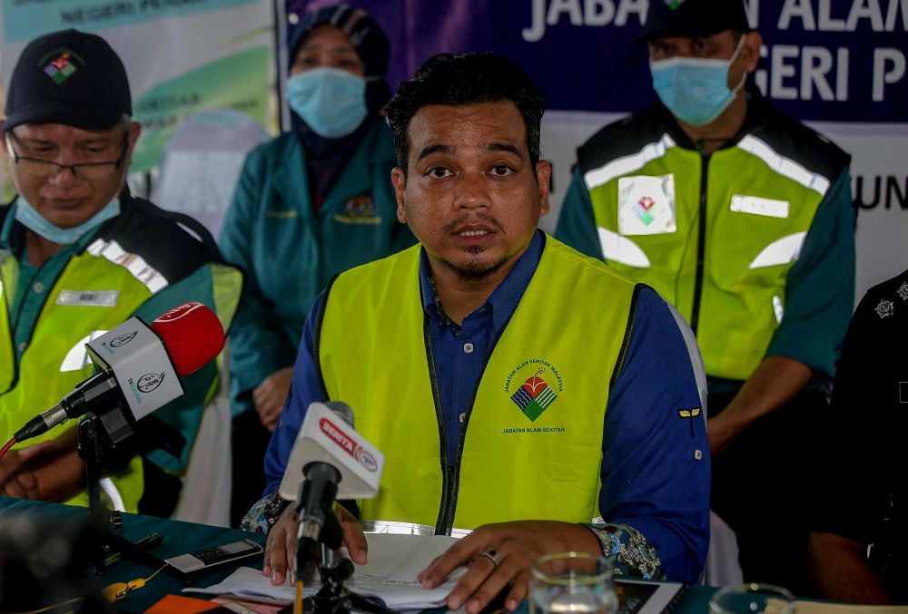 Perak Health, Science, Environment and Green Technology Committee chairman Ahmad Saidi Mohamad Daud speaks during a press conference at RTC Gopeng in Ipoh August 27, 2020. u00e2u20acu201d Picture by Farhan Najib