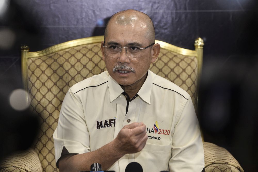 Agriculture and Food Industry Minister Datuk Seri Dr Ronald Kiandee addresses reporters during the soft launch of the Malaysian Agriculture and Horticulture Agrotourism Show in Serdang August 26,2020. u00e2u20acu201d Picture by Miera Zulyana