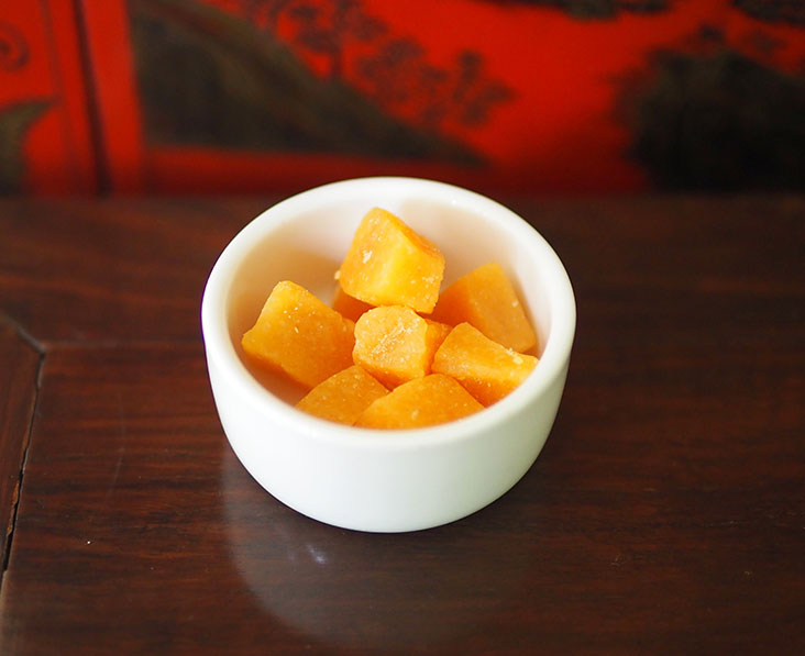 If you have an irritated throat, try this soothing Wonder Candy made entirely from natural ingredients