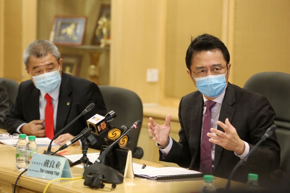Tan Sri Ter Leong Yap, president of the Associated Chinese Chambers of Commerce and Industry of Malaysia addresses reporters during a press conference at the Wisma Chinese Chamber in Kuala Lumpur  August 6, 2020. u00e2u20acu2022 Picture by Choo Choy May 