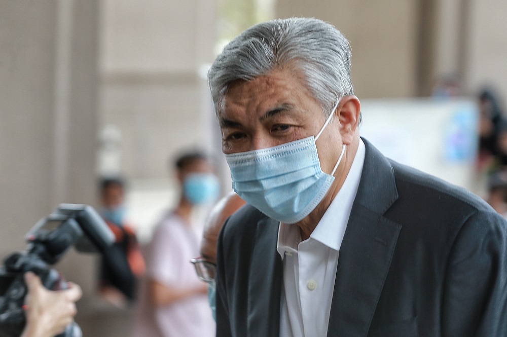 Datuk Seri Ahmad Zahid Hamidi arrives at the Kuala Lumpur High Court Complex August 12, 2020. u00e2u20acu201d Picture by Ahmad Zamzahuri