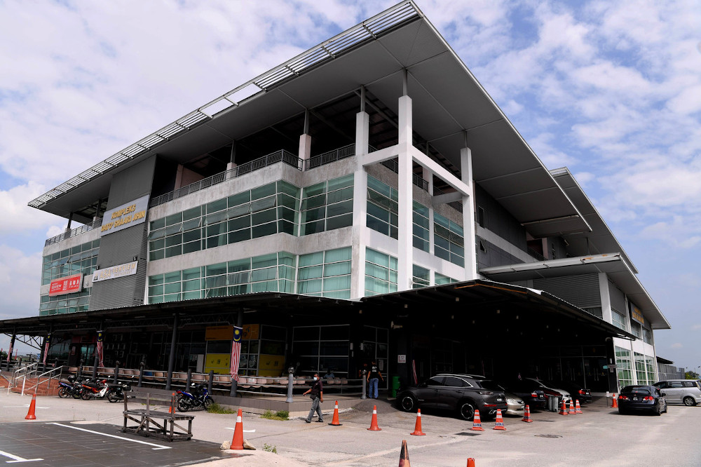 The Asa Niaga International Ferry and Passenger Terminal in Harbour City, Port Klang, today resumed operations of its ticket counters after being shut for five months due to the MCO. u00e2u20acu201d Bernama picn