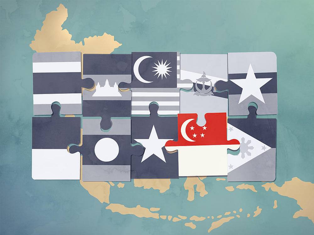 With countries increasingly pressured to take sides amid heightened rivalry between the US and China, the Asean region offers a suitable location for companies looking to diversify, says one economist. u00e2u20acu201d TODAY pic