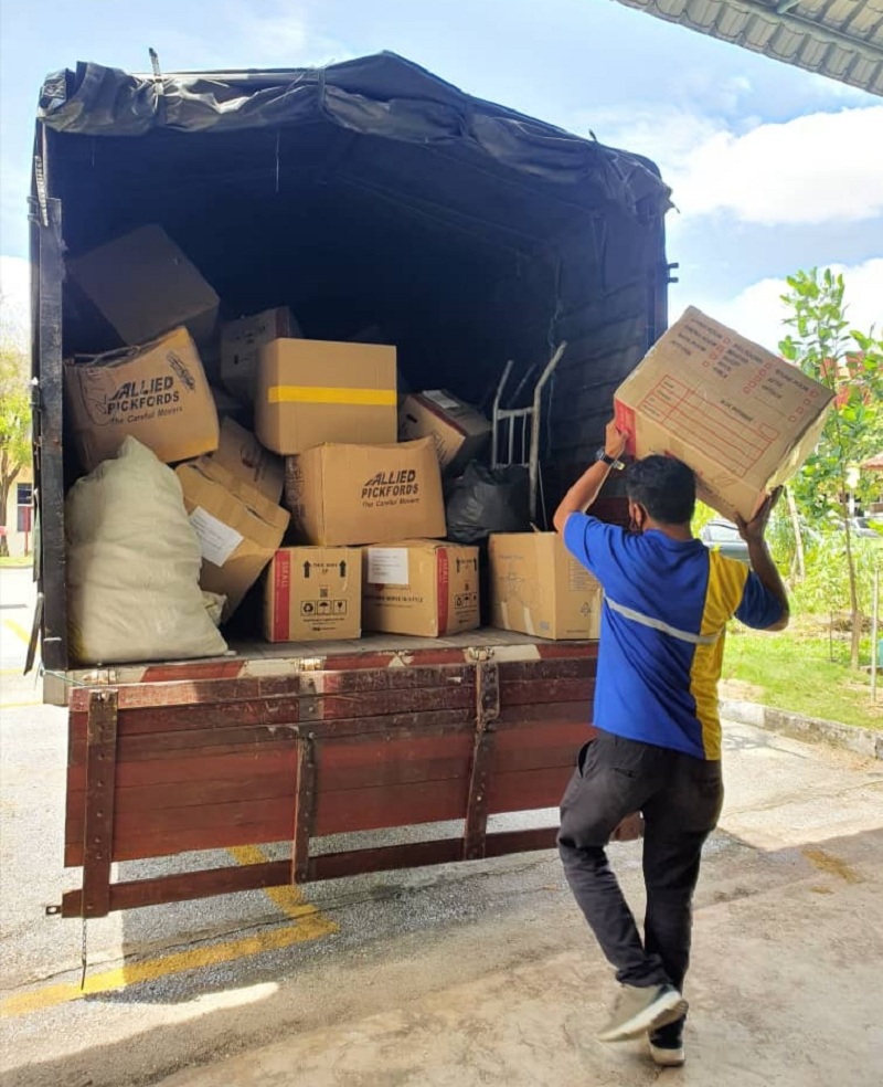 Used clothing that arrived earlier at UPM had been shipped off to Life Line Clothing Malaysia Sdn. Bhd. ― Picture courtesy of Rafidah Sadarudin