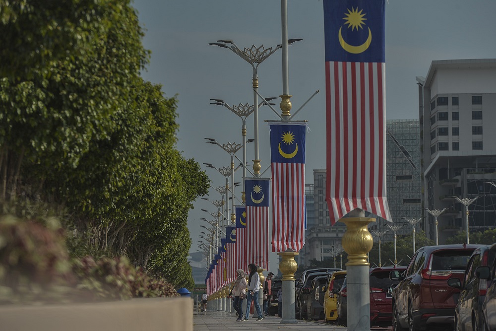 The Jalur Gemilang is displayed along the boulevard in Putrajaya in conjunction with the upcoming Merdeka Day. u00e2u20acu2022 Picture by Shafwan Zaidon