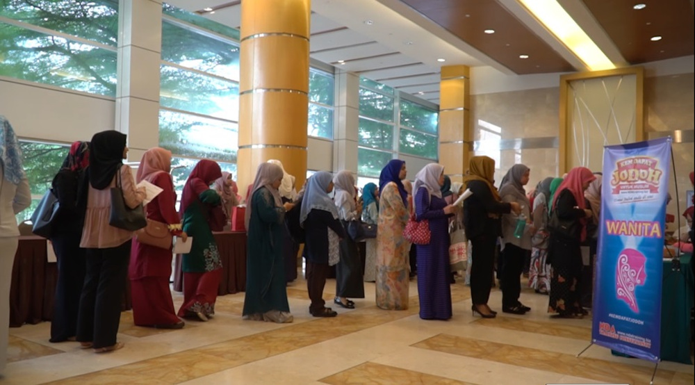 Participants registering for the Kem Dapat Jodoh 2018 in Putrajaya. — Picture courtesy of Nor Daayah Abdullah