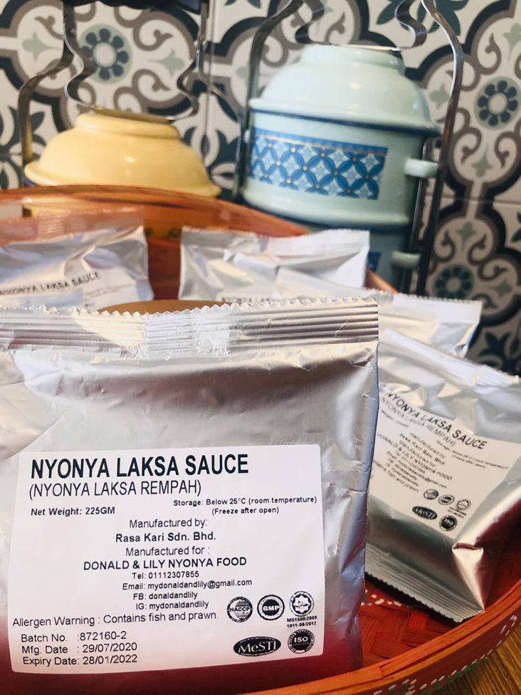 You can recreate a delicious Melaka Nyonya 'laksa' at home by using Donald & Lily's Nyonya 'laksa' sauce with any toppings you wish. – Pictures by Lee Khang Yi