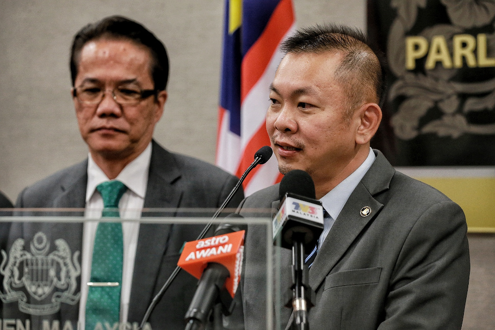 Kota Kinabalu MP Chan Foong Hin speaks during a press conference in Parliament August 26, 2020. u00e2u20acu201d Picture by Ahmad Zamzahuri
