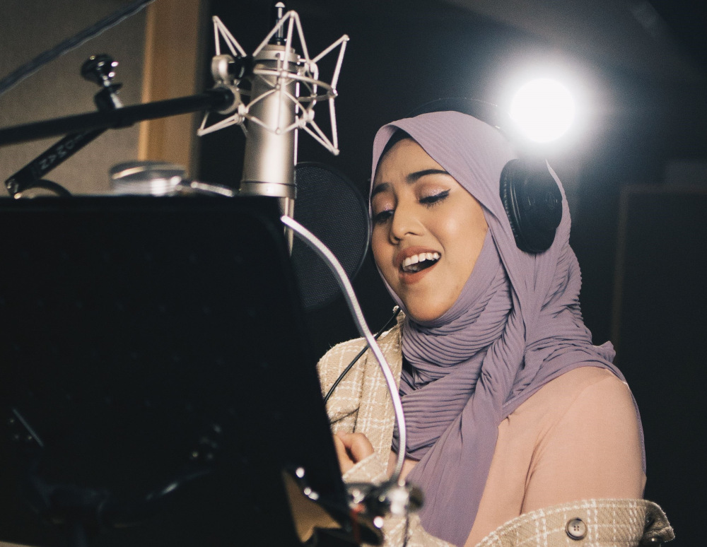 Singer Shila Amzah releases new single u00e2u20acu02dcKitau00e2u20acu2122 in conjunction with Merdeka and Malaysia Day. u00e2u20acu201d Picture courtesy of GME Malaysia