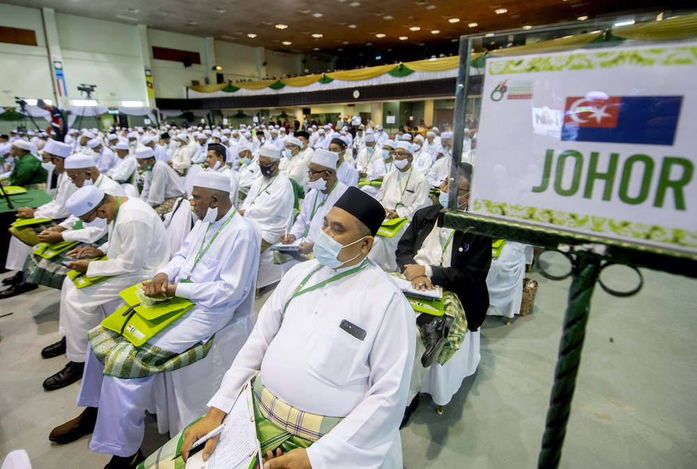 Delegates and guests of the 66th PAS Annual Congress are seen at the Kelantan Islamic Training Centre Hall (PUTIK) Pengkalan Chepa September 13, 2020. — Bernama pic