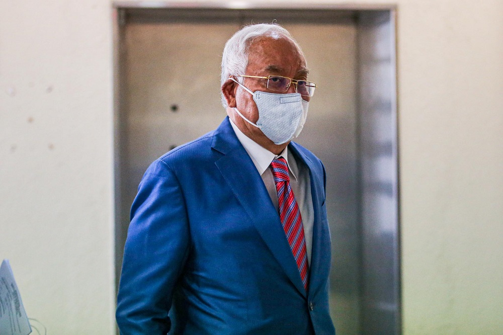 Datuk Seri Najib Razak arrives at the Kuala Lumpur High Court September 7, 2020. u00e2u20acu201d Picture by Hari Anggara