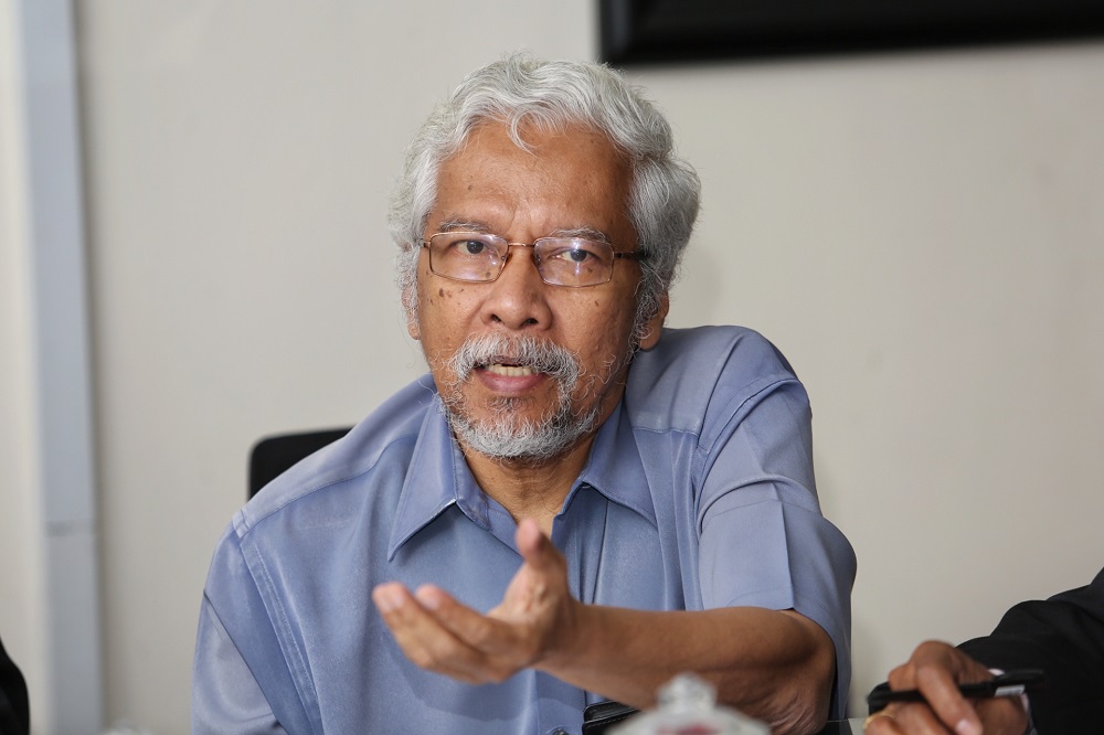Rosli H Mahat Pergerakan Tenaga Akademik Malaysia (Gerak) secretary-general Rosli H Mahat speaks during a press conference at the Patriot headquarters in Subang Jaya September 11, 2020. — Picture by Choo Choy May