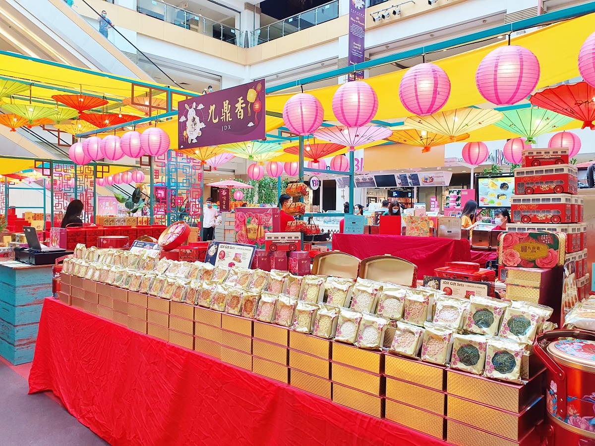 Send mooncakes to your loved ones with free same-day delivery services at Sunway Carnival Mall. – Picture courtesy of Sunway Malls