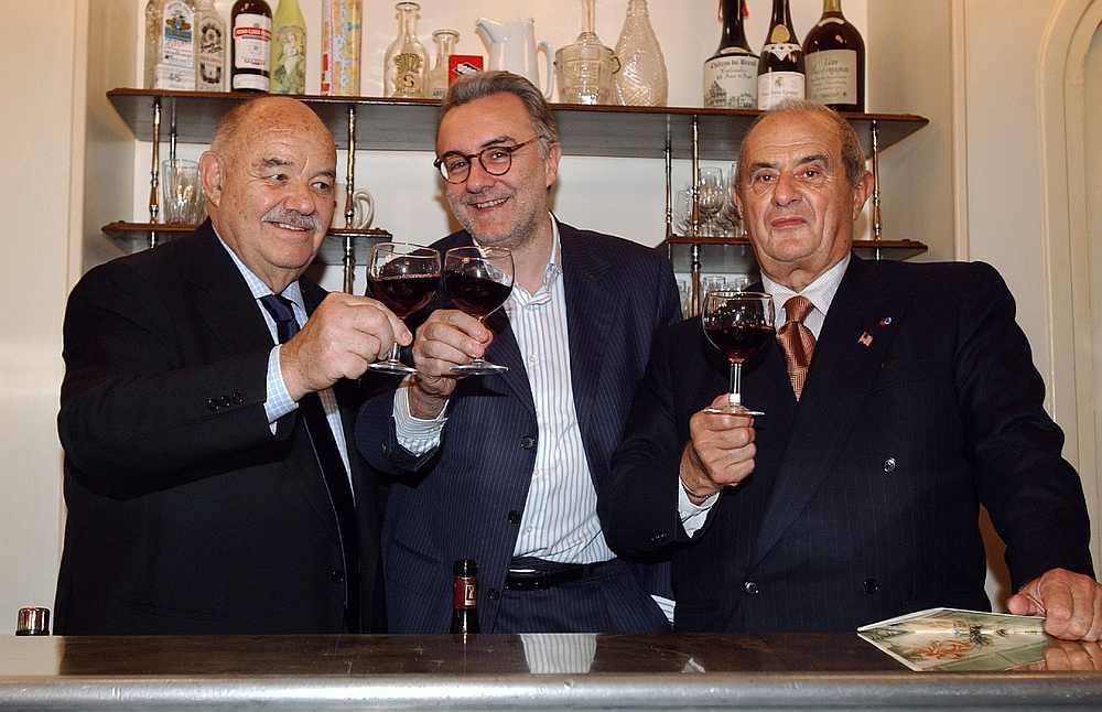 Chef Alain Ducasse (centre) and chefs Pierre Troisgros (left) and Paul Bocuse u00e2u20acu201d AFP picn