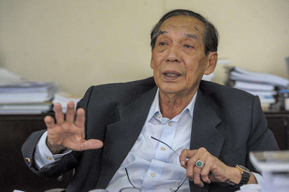 Electoral Reform Committee (ERC) chairman Tan Sri Abdul Rashid Abdul Rahman speaks to Malay Mail during an interview session in Putrajaya September 11, 2020. u00e2u20acu2022 Picture by Shafwan Zaidon