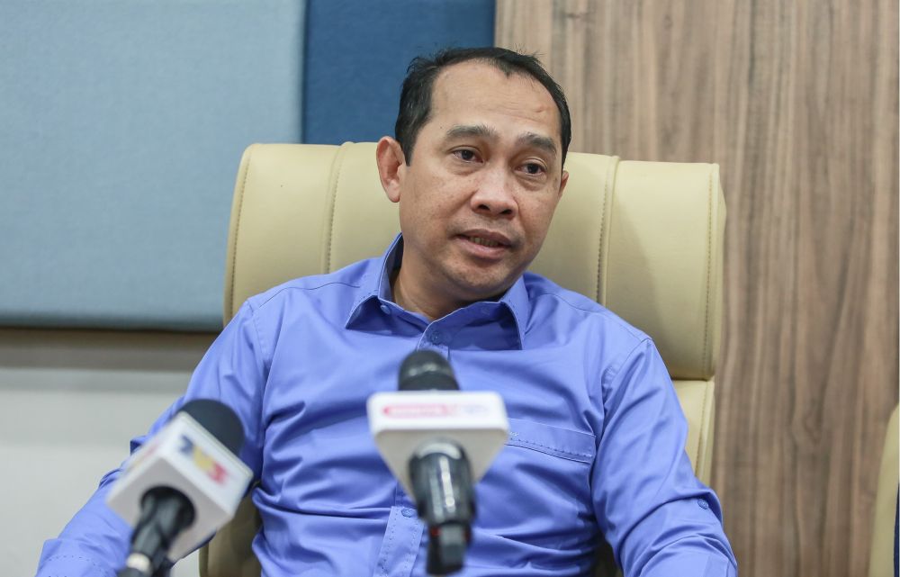Perak state Agriculture, Fishery, Plantation and Food Security Committee chairman Datuk Abdul Yunus Jamhari speaks to the press at his office in Ipoh September 9, 2020. u00e2u20acu201d Picture by Farhan Najib