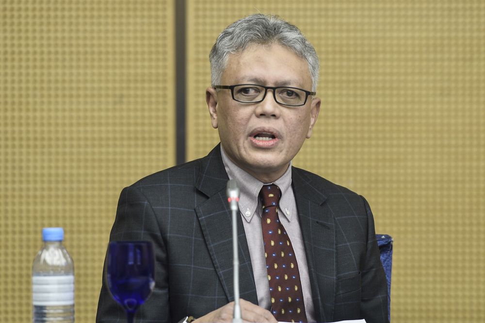 AKPK CEO Azaddin Ngah speaks during a media roundtable with CEOs and AKPK in Sasana Kijang September 23, 2020. — Picture by Miera Zulyana