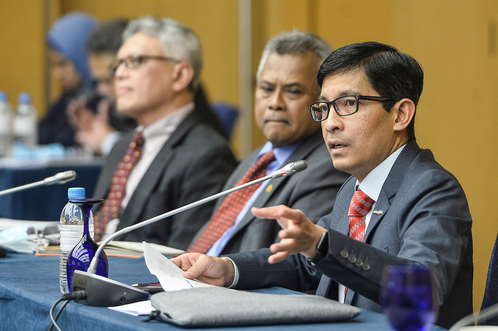 Bank Islam CEO Mohd Muazzam Mohamed noted that some of the local borrowers are waiting to the ‘last minute’. — Picture by Miera Zulyana