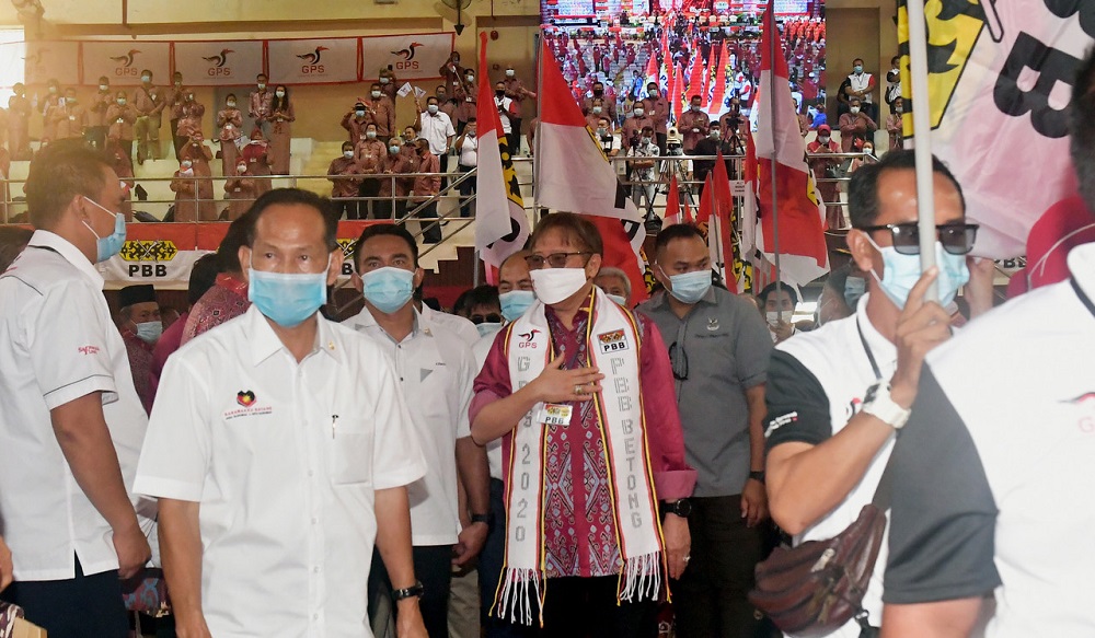 Sarawak Chief Minister Datuk Patinggi Abang Johari Openg (centre) attends the Parti Pesaka Bumiputera Bersatu mini-convention in Betong September 26, 2020. u00e2u20acu201d Bernama pic