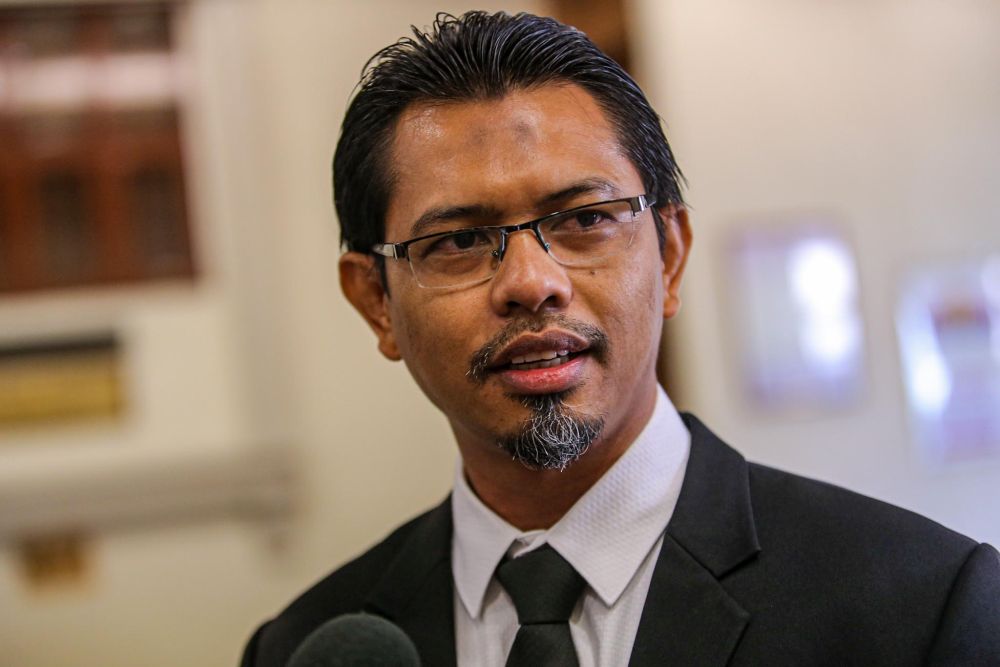 Rina Harun's lawyer Husain Mohd Razak speaks to reporters at the Kuala Lumpur High Court on September 9, 2020. u00e2u20acu201d Picture by Hari Anggara