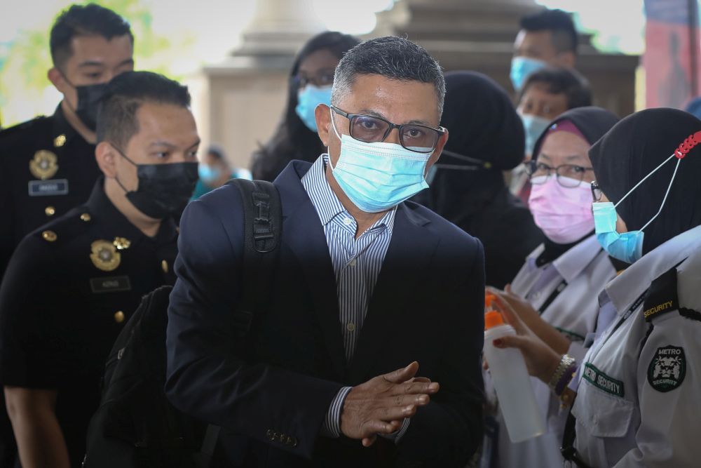 Ex-1MDB CEO Mohd Hazem Abd Rahman arrives at the Kuala Lumpur High Court September 15, 2020. — Picture by Yusof Mat Isa