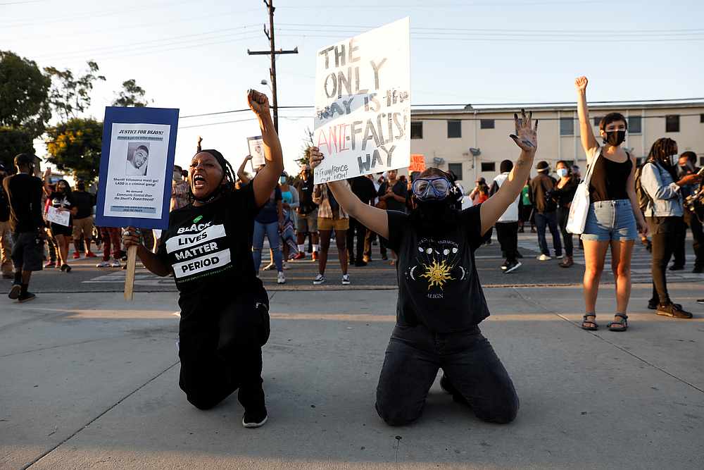 LA sheriff's deputies fatally shoot Black man after suspected bike ...