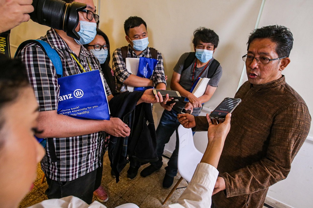 UEC task force chairman Eddin Khoo speaks to reporters at the launch of the Rukunegara book in collaboration with Allianz Malaysia Berhad in Bangsar September 12, 2020. u00e2u20acu2022 Picture by Hari Anggara