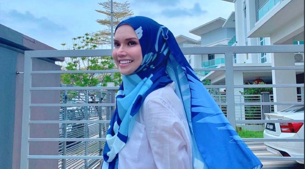 Faezah is a mother to five kids, including three stepchildren. u00e2u20acu201d Picture from Instagram/faezahelai